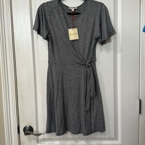 Rolla Coster Sz M black and gray, flutter sleeve Tie waistline dress NWT